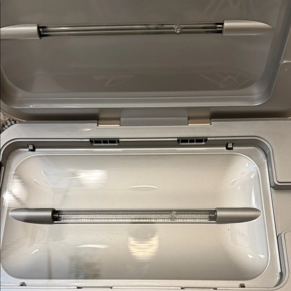 Phone soap. Gold Phone Sanitizer with Charger